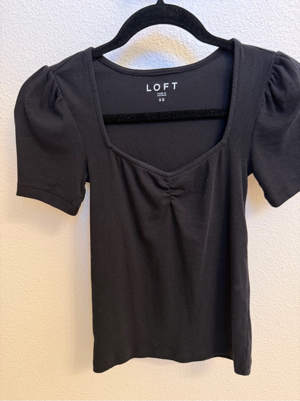 LOFT Black Short Puff Sleeve Scoop-Neck Tee